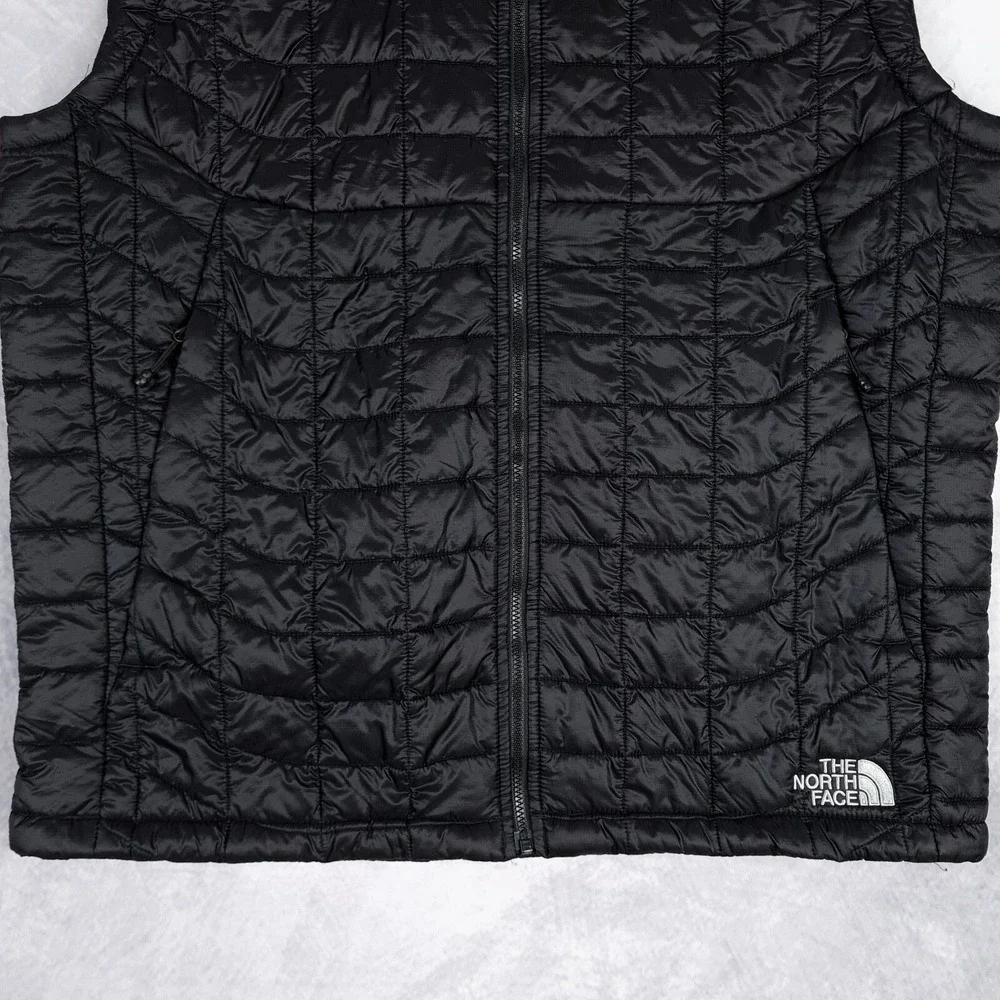 The North Face Thermoball Vest Mens Medium Black Quilted Lightweight Hike